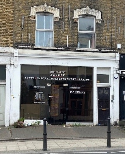 Shop/Office in London SW11 (Former Hair Salon) – To Let